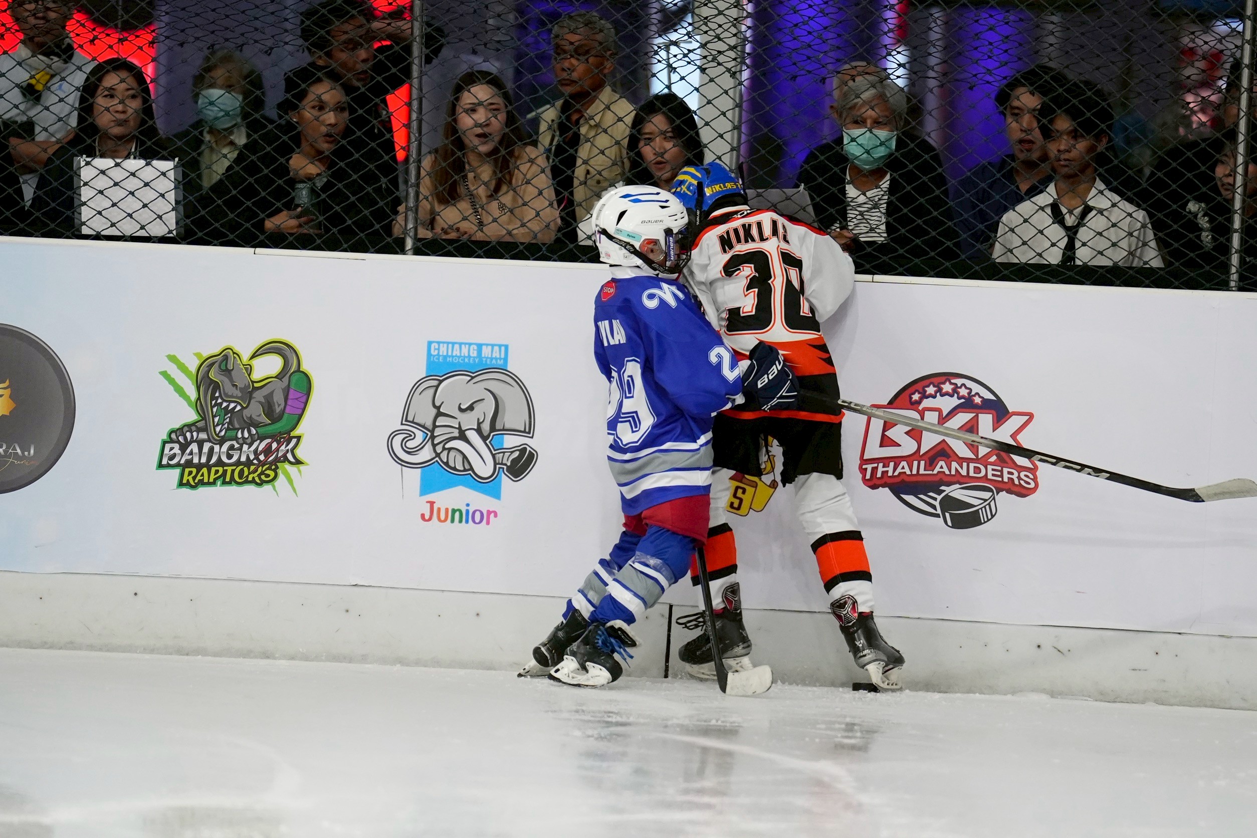 LINE_ALBUM_Game 2_251020_54